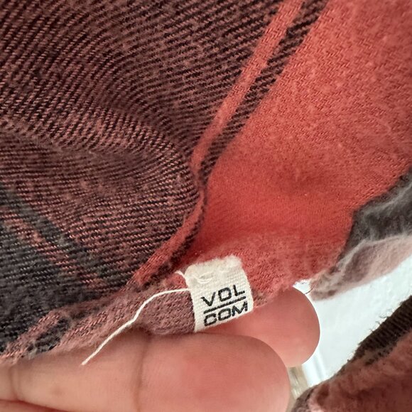 Volcom Women’s Plaid Flannel Button-Down Shirt - Picture 4 of 9